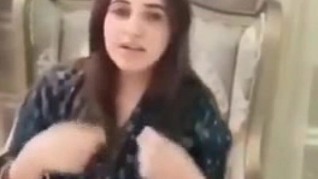 Hareem shah Leaked episode Hareem shah is in the market